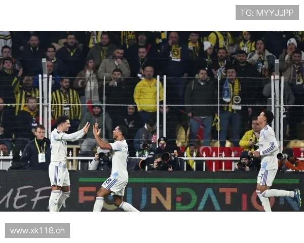 皇马后防伤病问题持续,球队阵容稳定性面临阶段性考验 皇马后防伤病问题持续,球队阵容稳定性面临阶段性考验