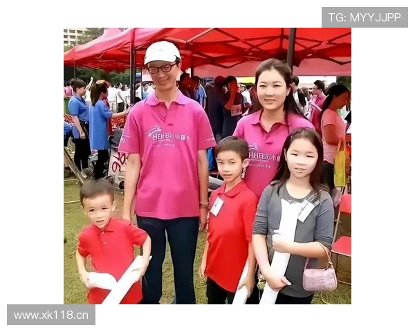 伏明霞出门像去菜市场，结账那刻像进了拍卖场